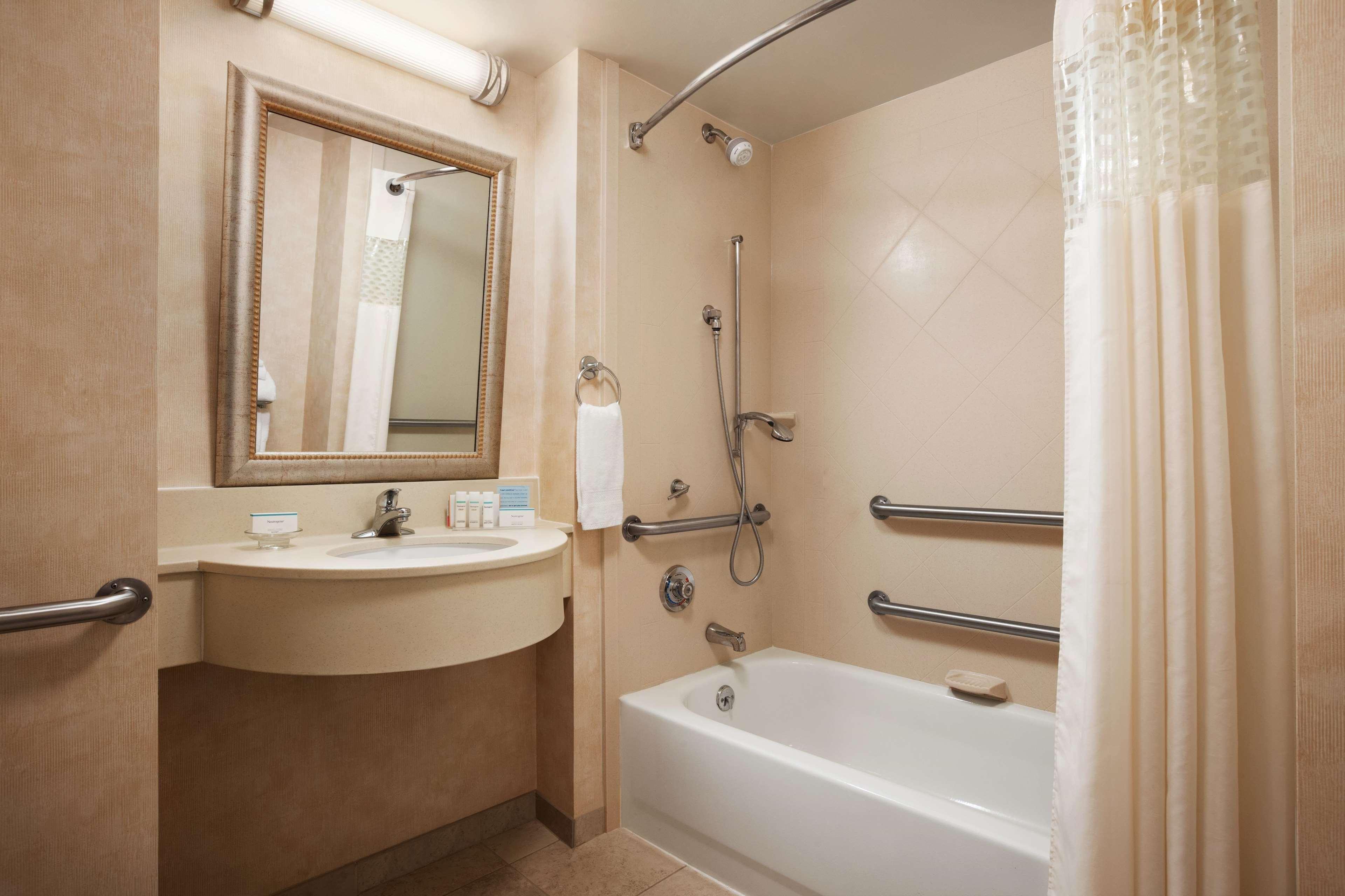 Hampton Inn Geneva Ngoại thất bức ảnh