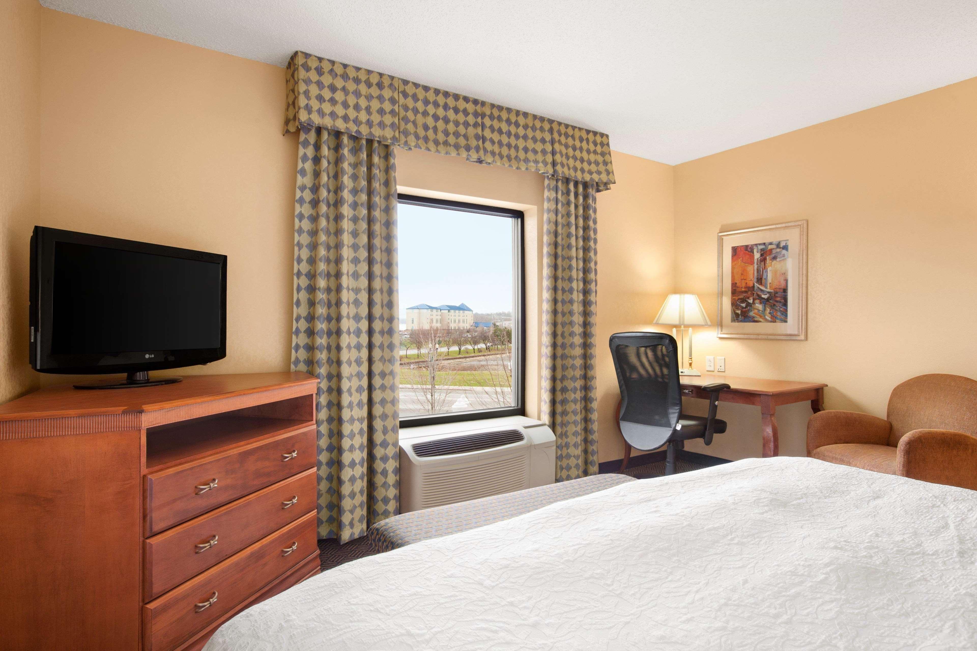 Hampton Inn Geneva Ngoại thất bức ảnh